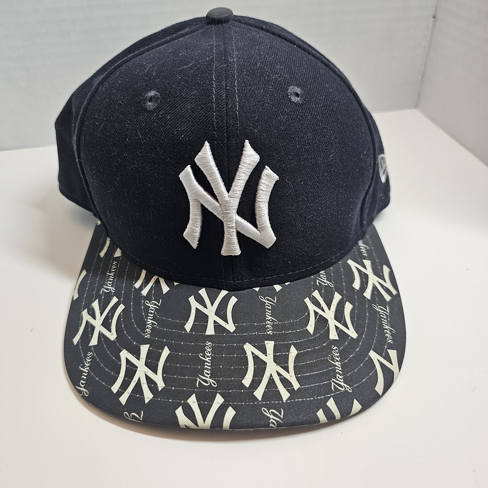 New Era 9FIFTY New York Yankees Snapback Hat Black Gray All Over Print Brim